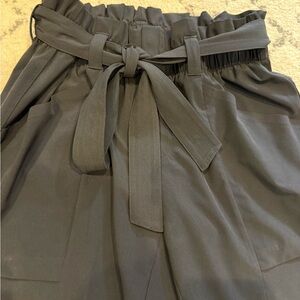 Athleta Charcoal Tie-Waist Cropped Pants